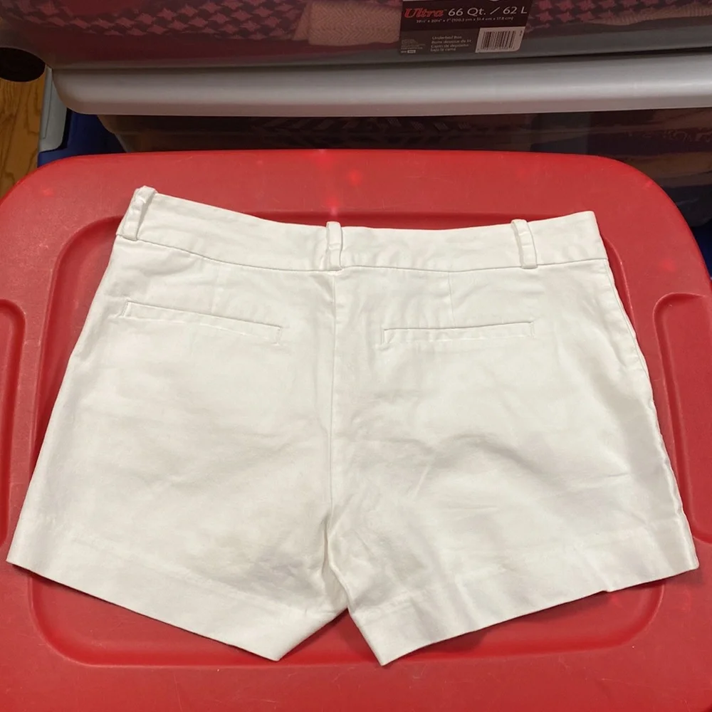 Banana Republic size 2 petite 2P white bermuda business casual summer shorts